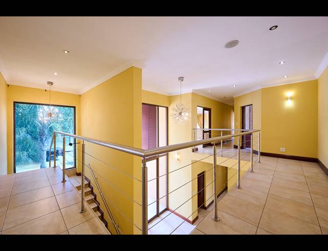 7 BEDROOM HOUSE FOR SALE IN BLUE HILLS